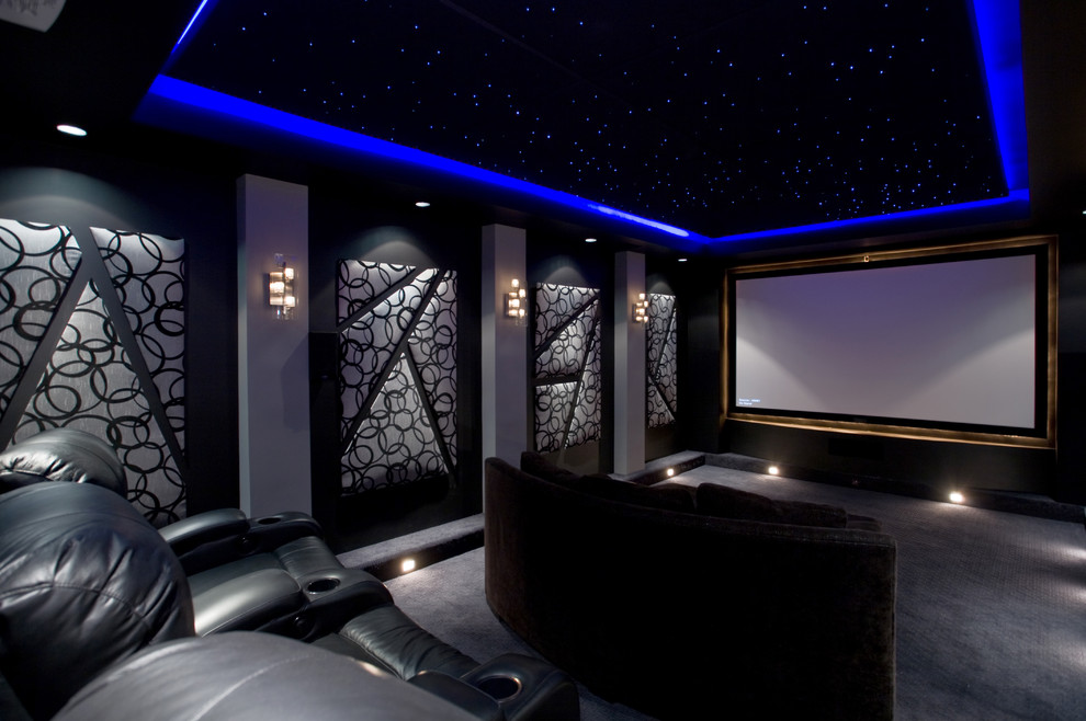 Свежая идея для дизайна: домашний кинотеатр в современном стиле с серым полом - отличное фото интерьера