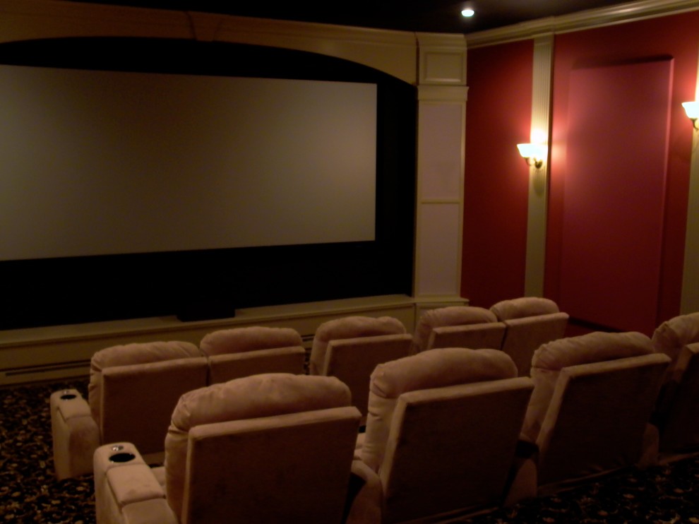 Idées déco pour une salle de cinéma contemporaine.