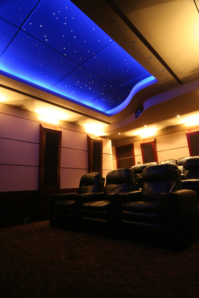 Idée de décoration pour une salle de cinéma design.