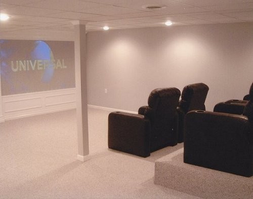 Example of a classic home theater design in Detroit