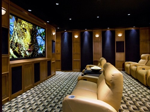 Свежая идея для дизайна: домашний кинотеатр в современном стиле - отличное фото интерьера