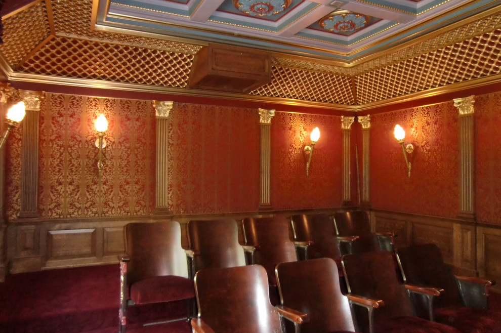 Idée de décoration pour une salle de cinéma tradition.