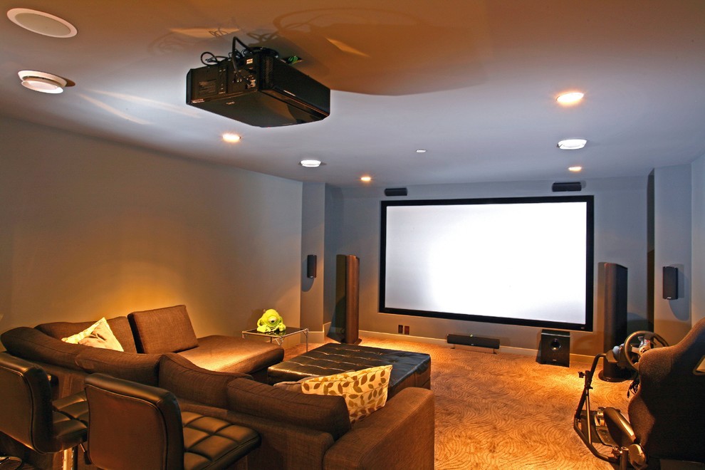 Пример оригинального дизайна: домашний кинотеатр в современном стиле