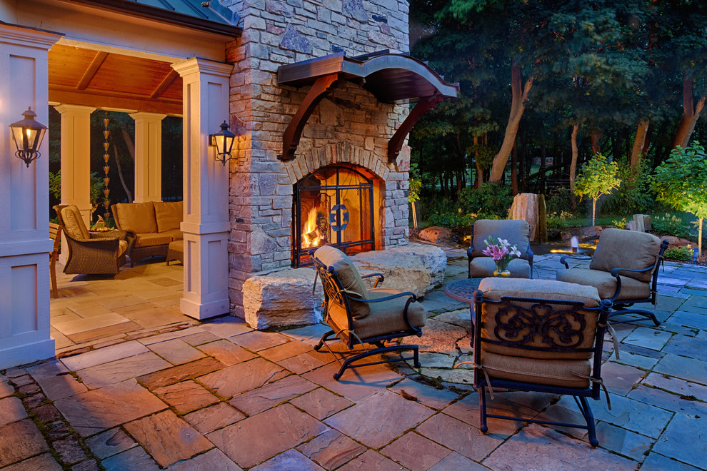 Design ideas for a traditional patio in Minneapolis.