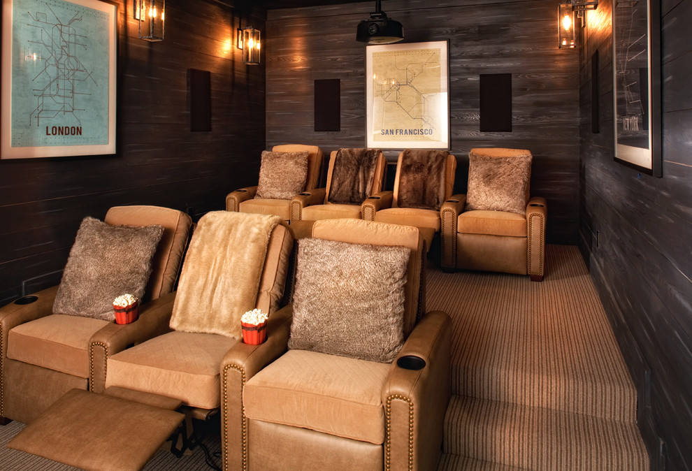 Идея дизайна: домашний кинотеатр в стиле рустика с коричневыми стенами, ковровым покрытием и коричневым полом