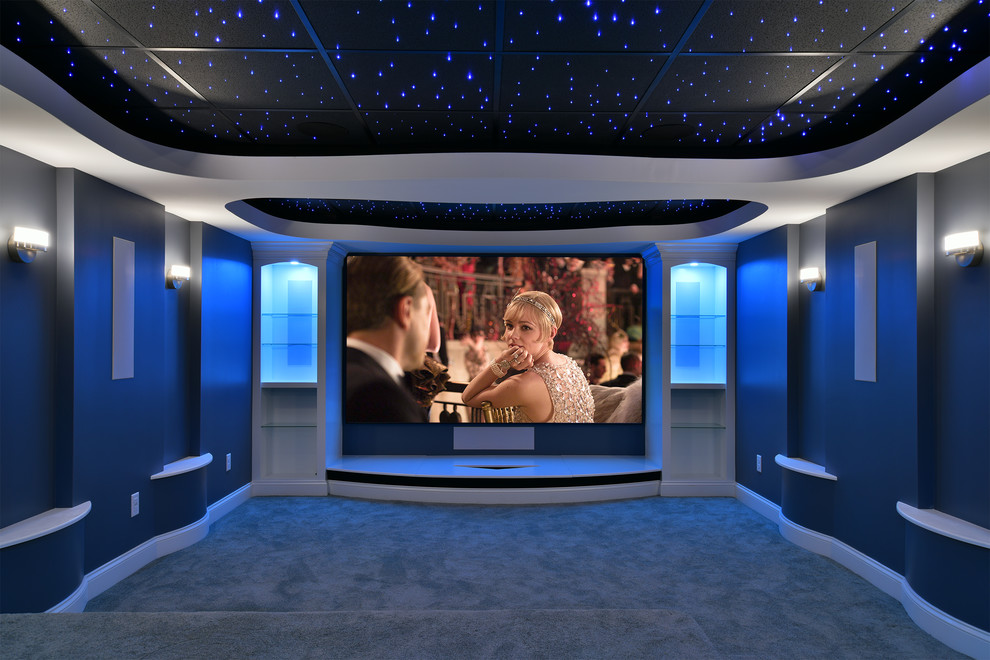 Стильный дизайн: изолированный домашний кинотеатр среднего размера в стиле модернизм с проектором - последний тренд