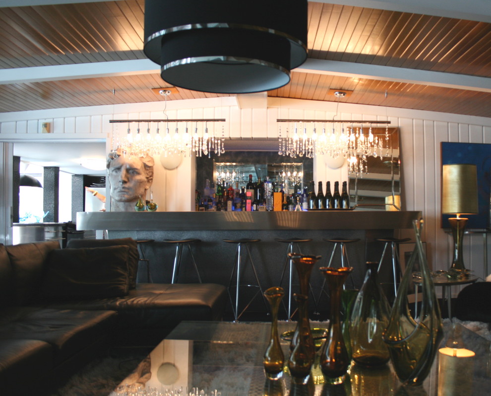 Tania Auger - Eclectic - Home Bar - Toronto - by Ieteke Houzz