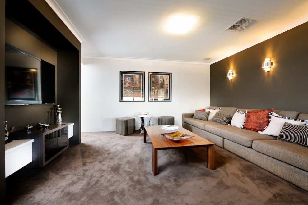 Mittelgroßes, Abgetrenntes Modernes Heimkino mit grauer Wandfarbe, Teppichboden und TV-Wand in Perth