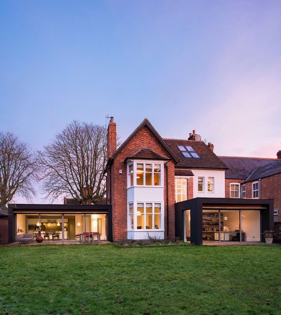 58 KNIGHTON DRIVE, LEICESTER. Traditional House Exterior Other