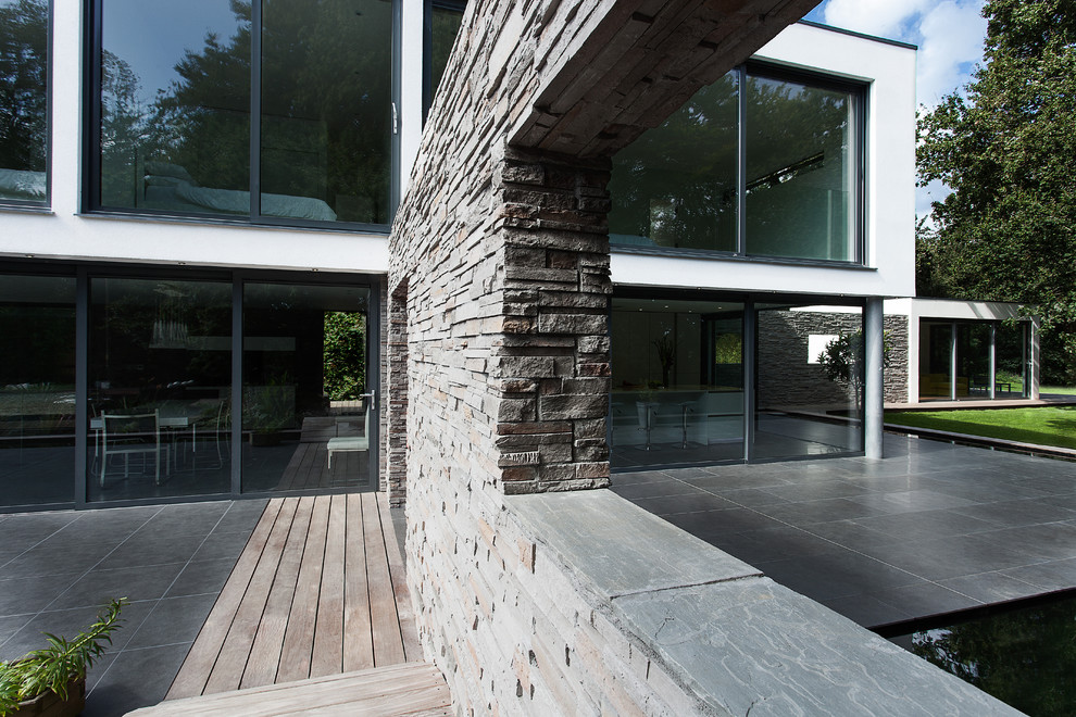 This is an example of a modern house exterior in Hampshire.