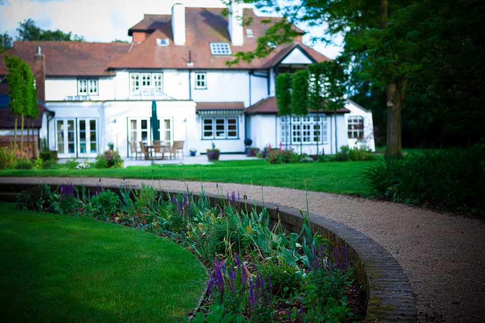 Design ideas for a classic house exterior in Buckinghamshire.
