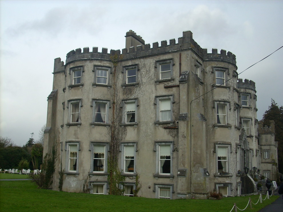 Immagine della facciata di una casa classica