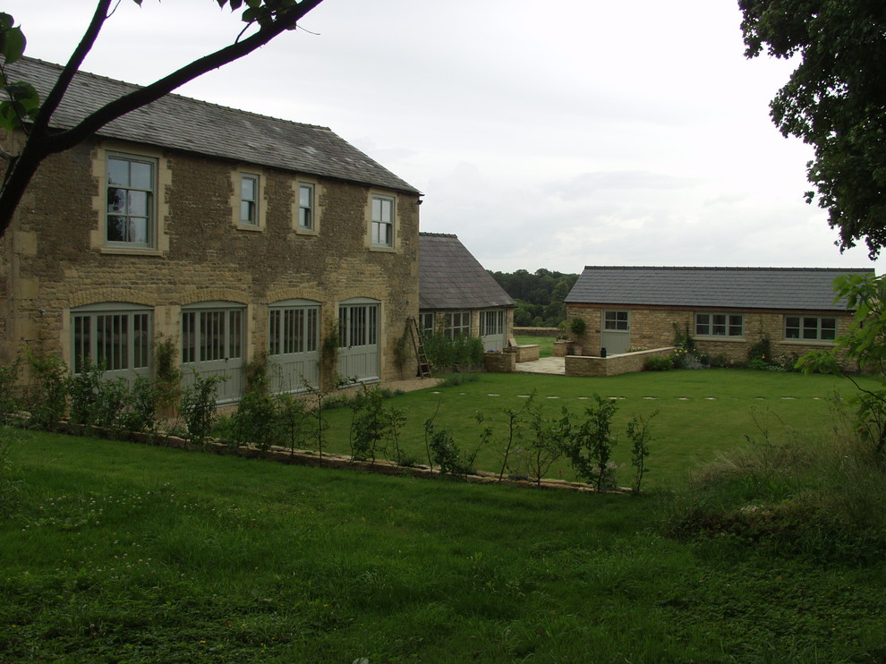 Design ideas for a traditional house exterior in Oxfordshire.