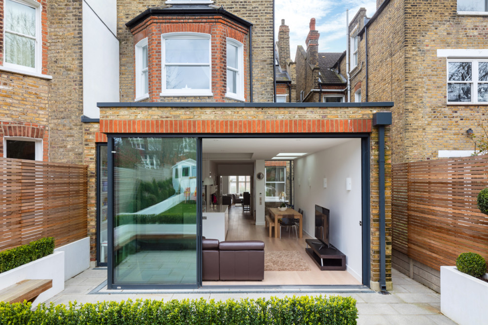 Design ideas for a modern house exterior in London.