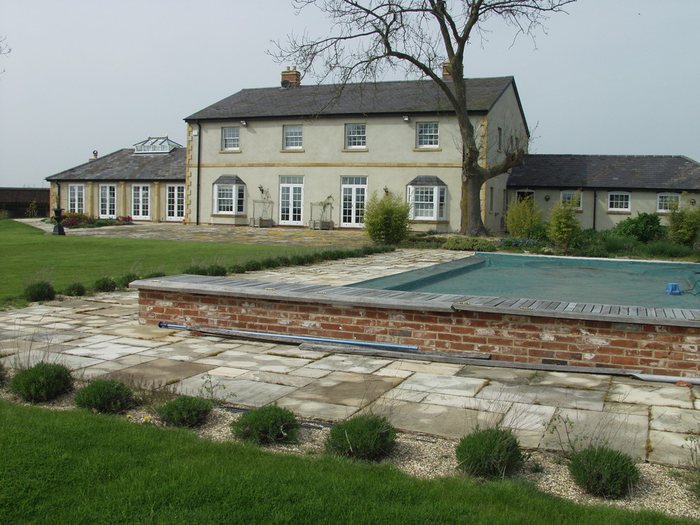Inspiration for a timeless exterior home remodel in Oxfordshire