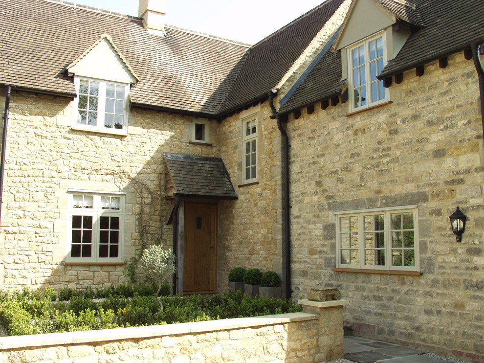 Inspiration for a classic house exterior in Oxfordshire.