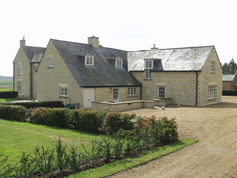 Design ideas for a traditional house exterior in Oxfordshire.