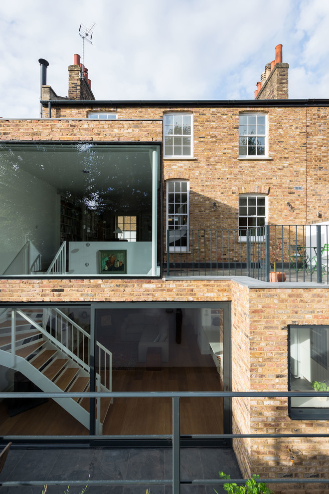 Photo of a contemporary rear extension in London.