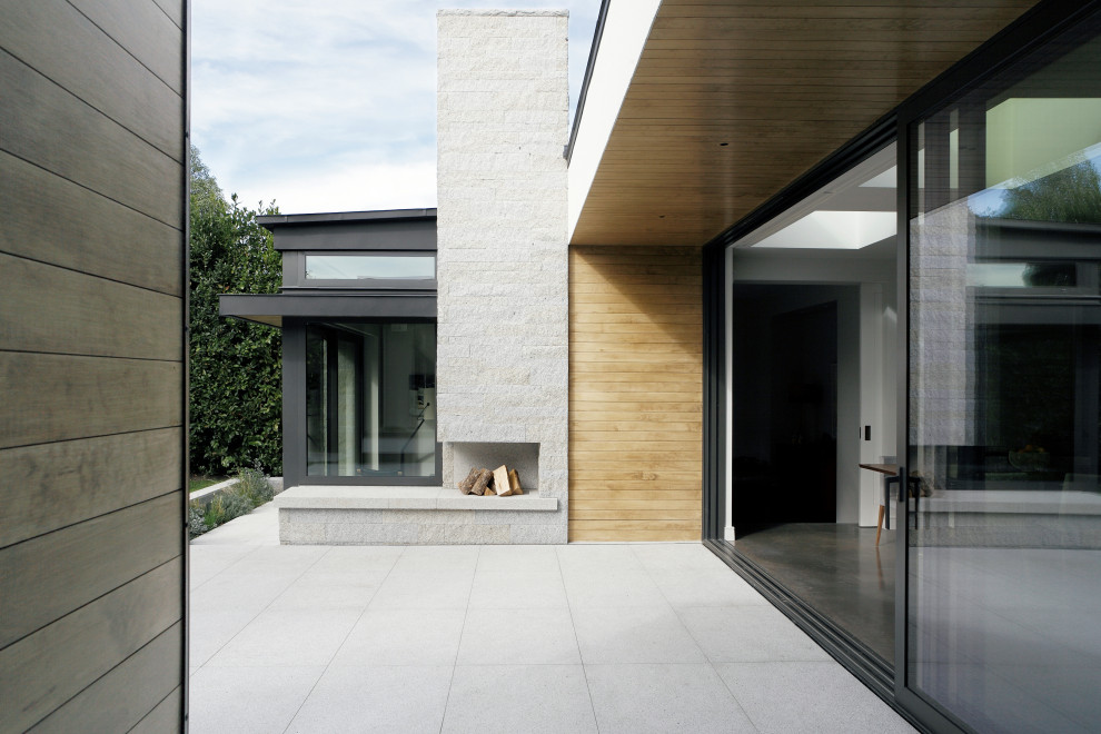 Inspiration for a modern exterior home remodel in Dublin