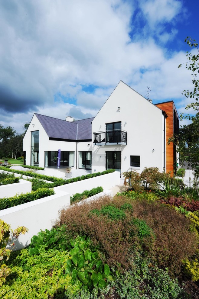 This is an example of a contemporary house exterior in Belfast.