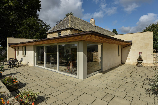 curtilage-listed-coach-house-contemporary-extension-to-traditional