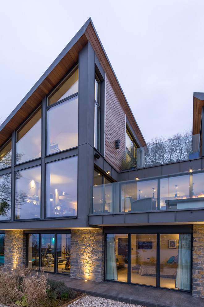 Contemporary exterior home idea in Devon