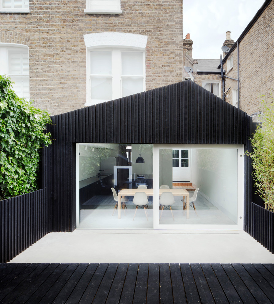 This is an example of a contemporary rear extension in London.