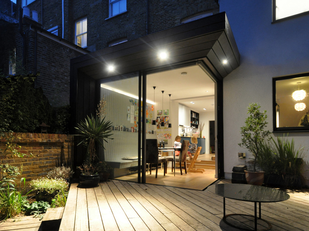 Contemporary house exterior in London.