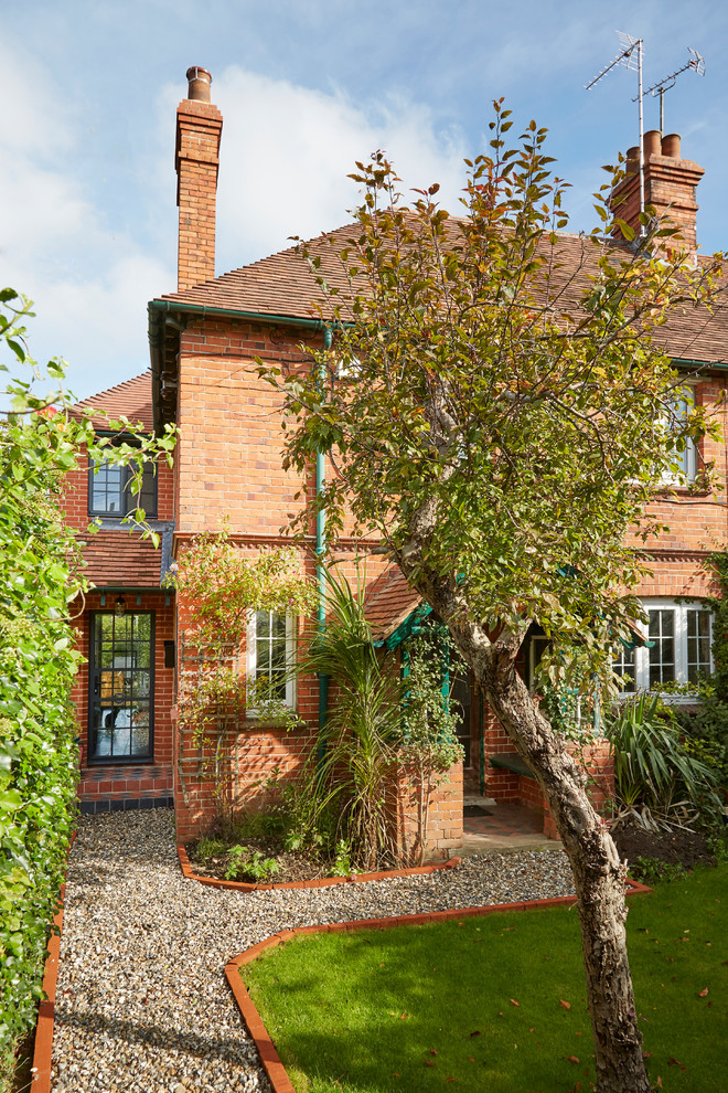 This is an example of a bohemian house exterior in Oxfordshire.