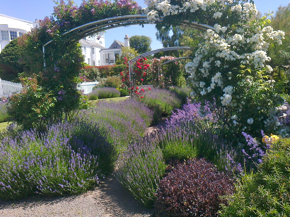 This is an example of a coastal landscaping in Devon.
