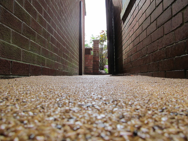 EXTERNAL SEAMLESS RESIN BOUND SURFACING PATHS PATIOS DRIVEWAYS NORTH EAST -  Transitional - House Exterior - Other - by RESIN FLOORING NORTH EAST LTD |  Houzz UK
