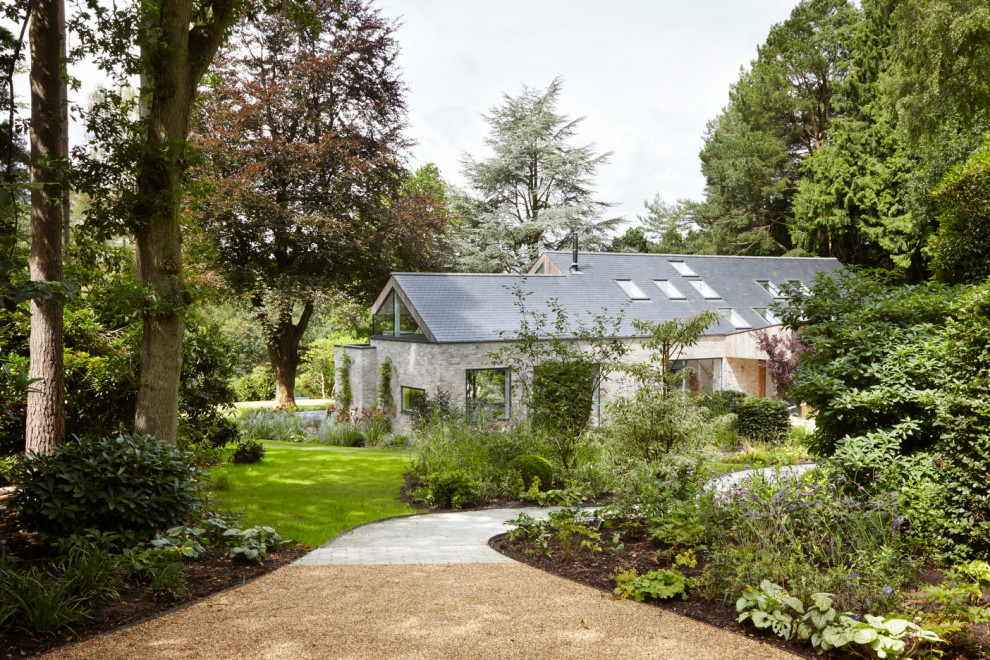 Contemporary exterior home idea in Hampshire