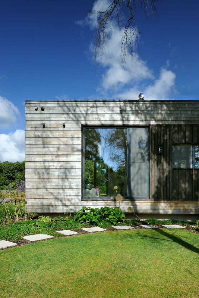 Große, Einstöckige Moderne Holzfassade Haus in Hampshire