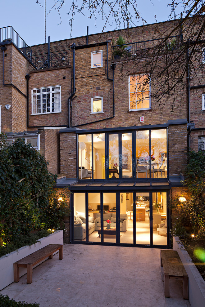 This is an example of an urban house exterior in London.