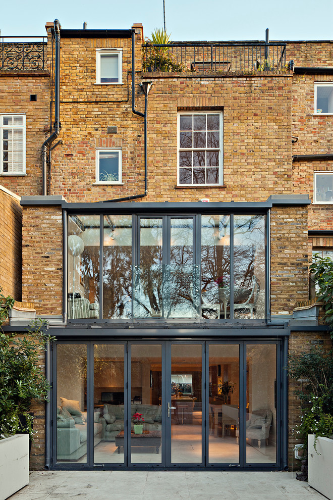 Photo of an urban house exterior in London.