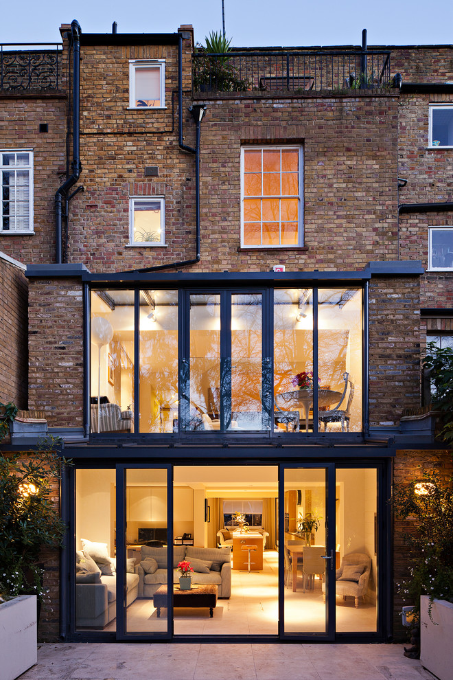 Photo of an urban house exterior in London.