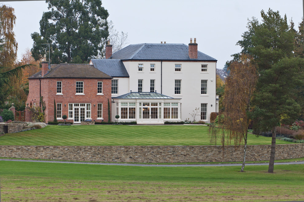 Orangery opens up the kitchen to include dining space