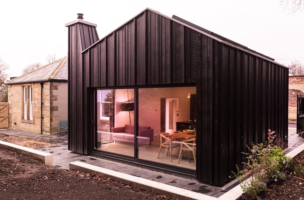 Ispirazione per la facciata di una casa piccola scandinava