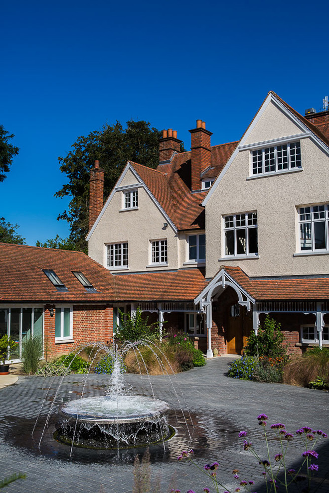 Photo of a traditional house exterior in Buckinghamshire.