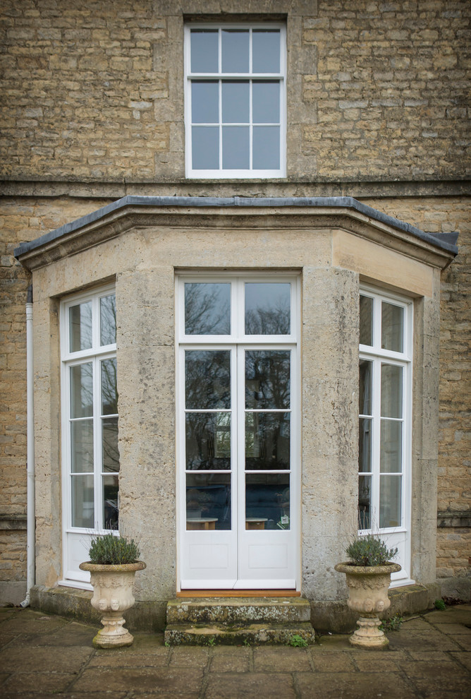 Photo of a traditional house exterior in Oxfordshire.