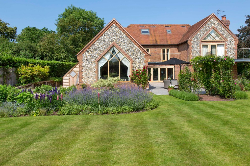 Photo of a classic house exterior in Buckinghamshire.