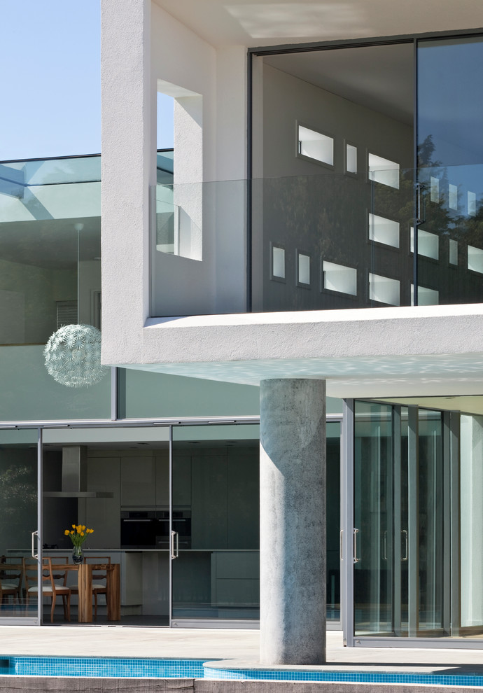 Contemporary exterior home idea in Channel Islands