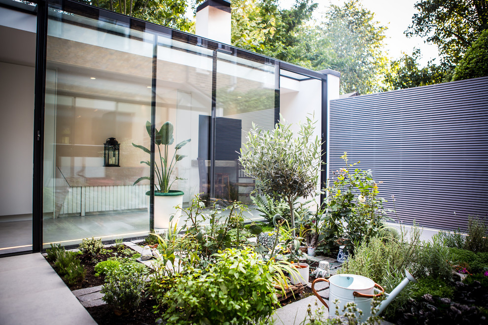 Design ideas for a contemporary house exterior in London.