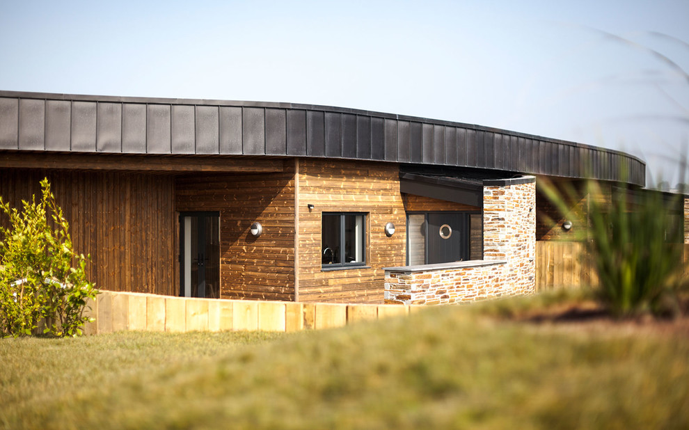 Photo of a contemporary house exterior in Cornwall.