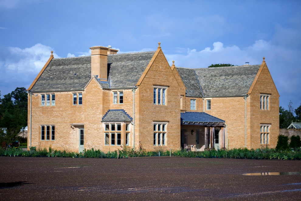 Inspiration for a traditional house exterior in Gloucestershire.