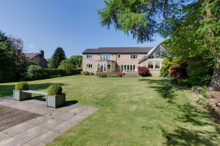 Newfield Lane, Dore Traditional Exterior Other by Brightman