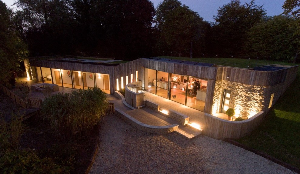 Einstöckige Urige Holzfassade Haus mit Flachdach in Oxfordshire