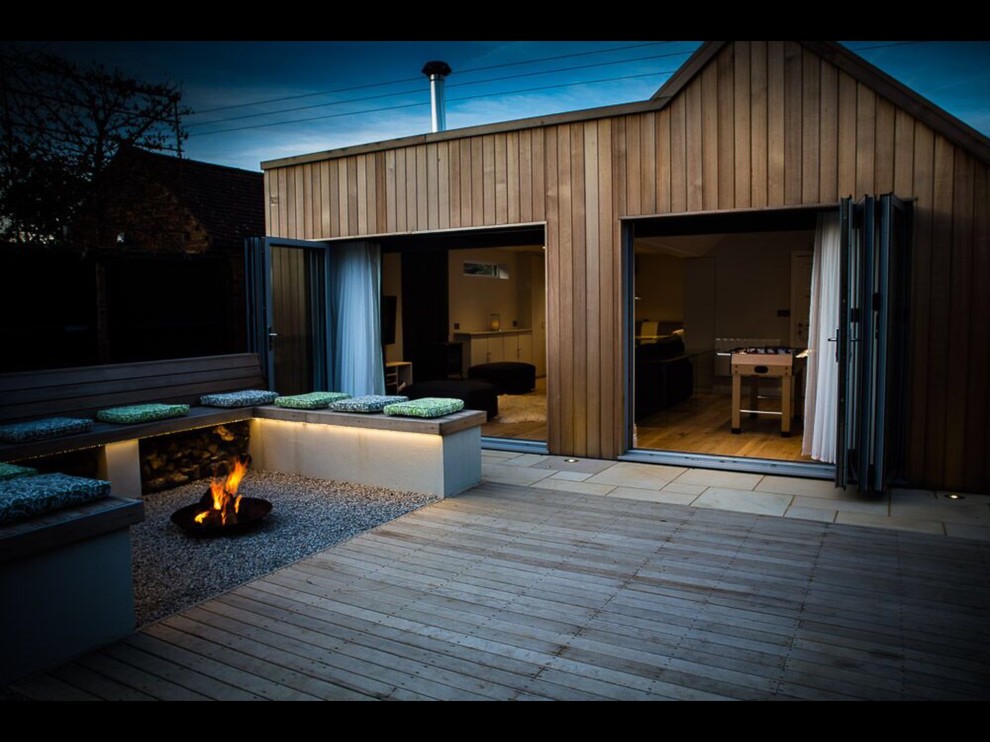 Photo of a contemporary house exterior in Buckinghamshire.