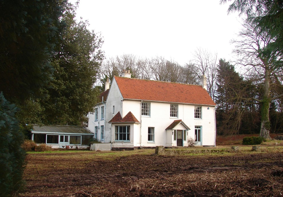 Example of an exterior home design in Essex