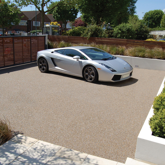 Resin bound gravel driveways from Clearstone Fachada Sussex de Clearstone Resin Bound